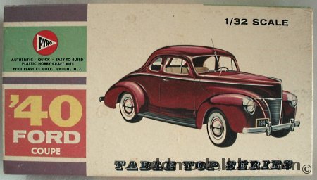 Pyro 1/32 1940 Ford Coupe, C289-50 plastic model kit